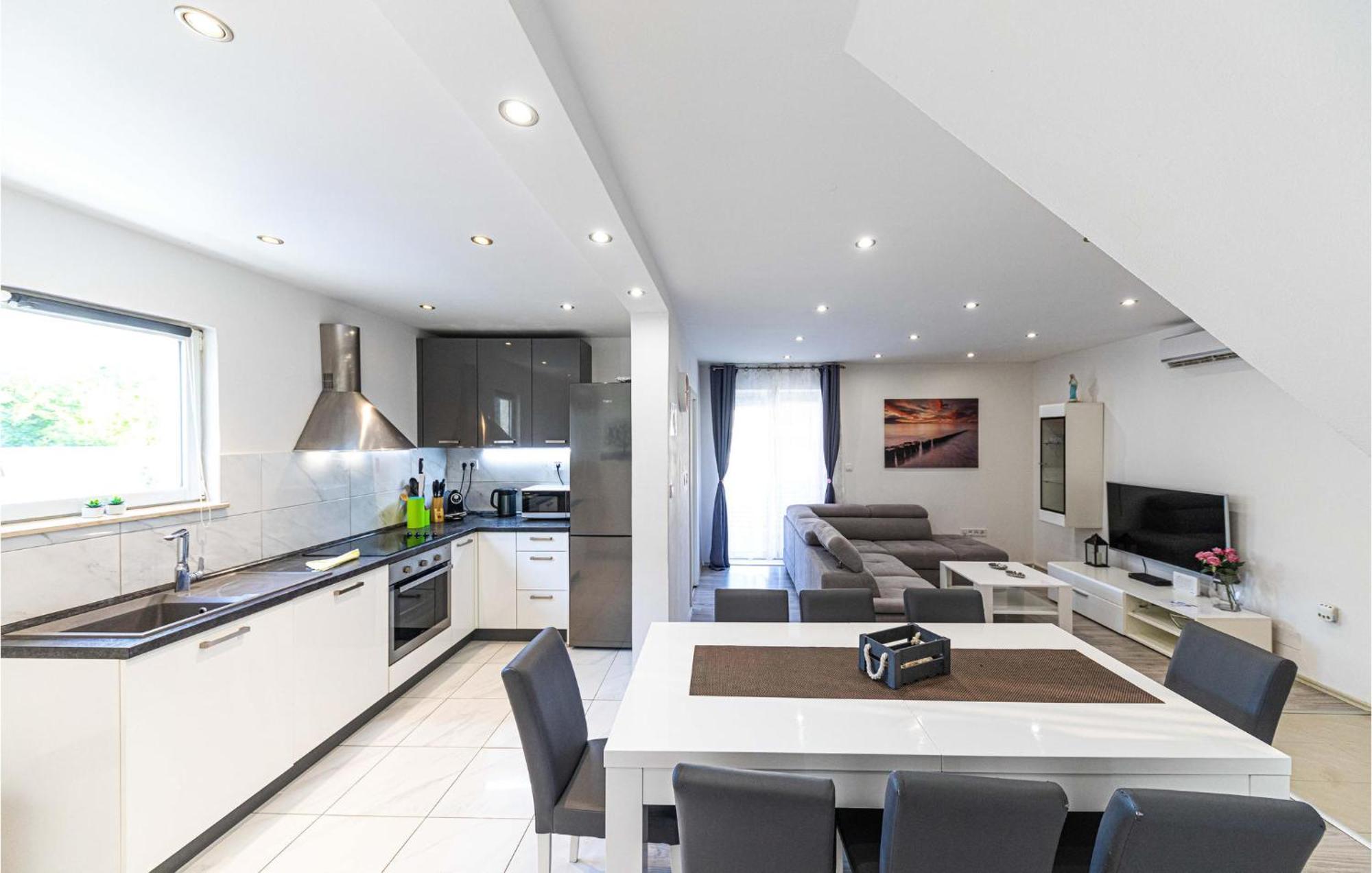 Stunning Home In Marina With Heated Swimming Pool Екстер'єр фото