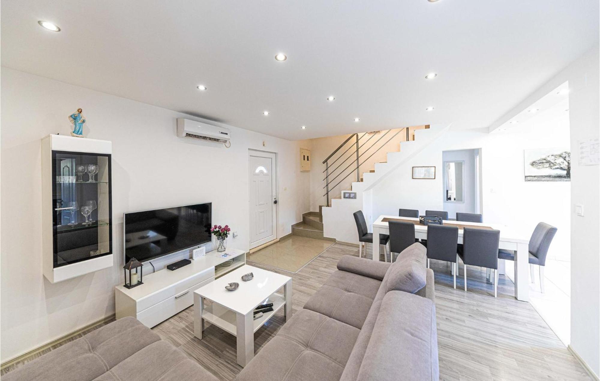 Stunning Home In Marina With Heated Swimming Pool Екстер'єр фото