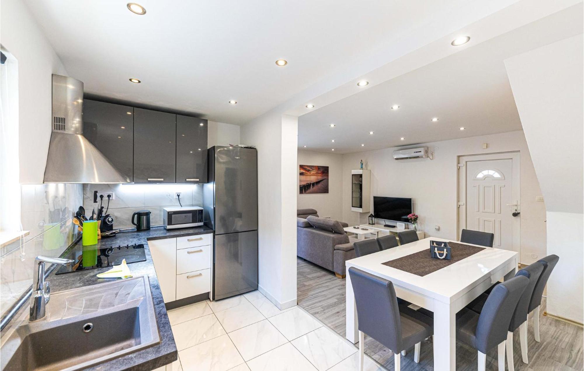Stunning Home In Marina With Heated Swimming Pool Екстер'єр фото