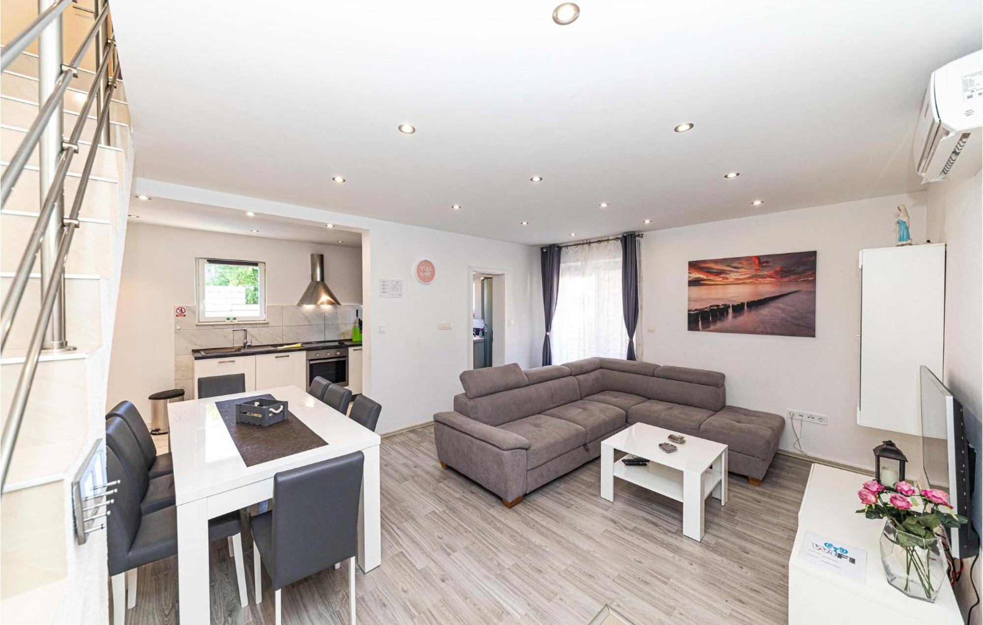 Stunning Home In Marina With Heated Swimming Pool Екстер'єр фото